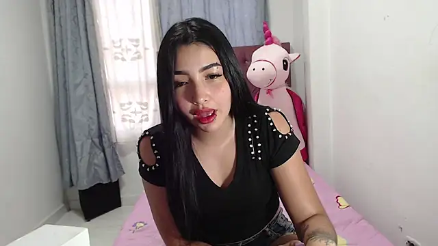 BrinsHilton  online show from February 20, 8:31 pm