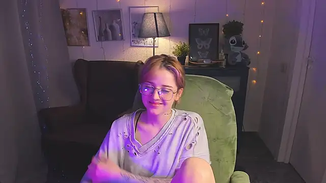 SarahShelby online show from May 22, 9:13 pm