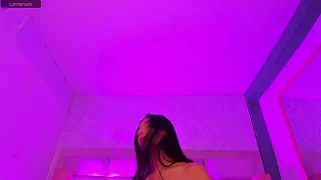 ManuelaEvans  online show from March 14, 10:00 pm