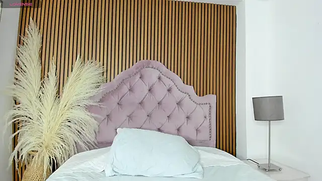 AmbarBrownn  online show from January 14, 10:37 pm