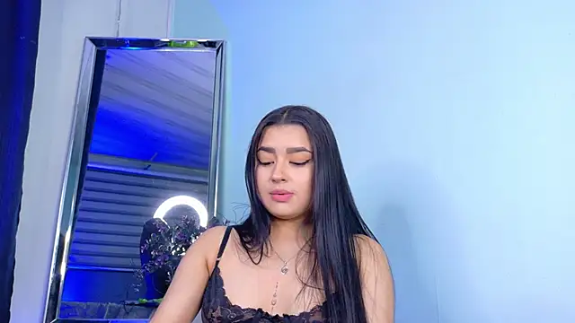 Emilyy05  online show from May 8, 12:25 am