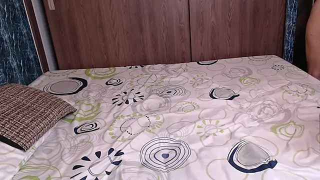 summer scott online show from March 29, 4:44 am