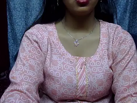 cute Dirty Diva online show from May 4, 4:11 pm