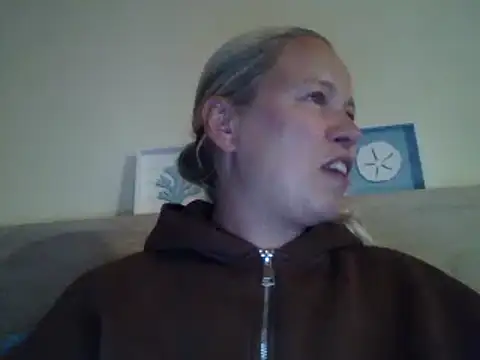 jennyblondeuk online show from May 14, 7:52 pm