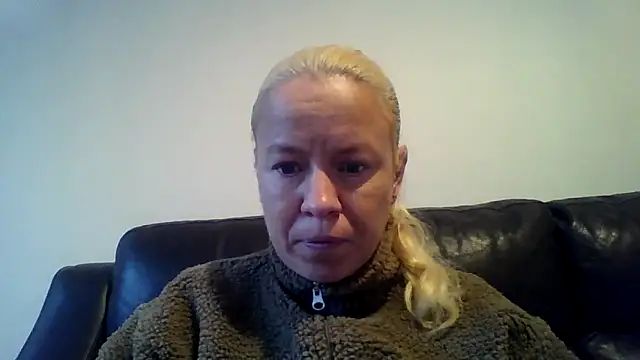 jennyblondeuk online show from February 5, 3:37 pm