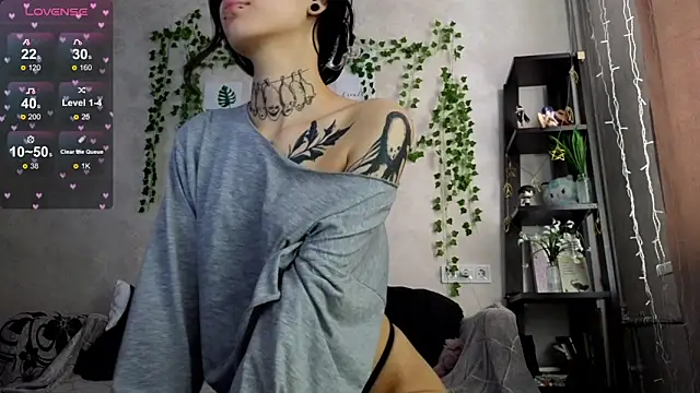 LeonaHinnes online show from March 10, 3:10 am