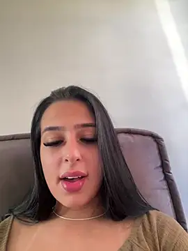jujuarantes  2026 online show from May 7, 2:32 pm