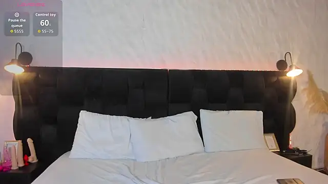 Lea Hunter  online show from January 8, 4:16 am