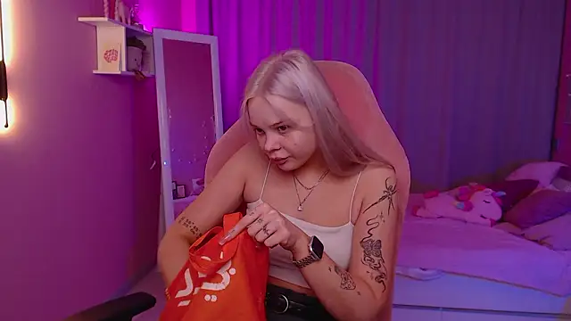 Leslie Caronn online show from March 19, 7:45 am