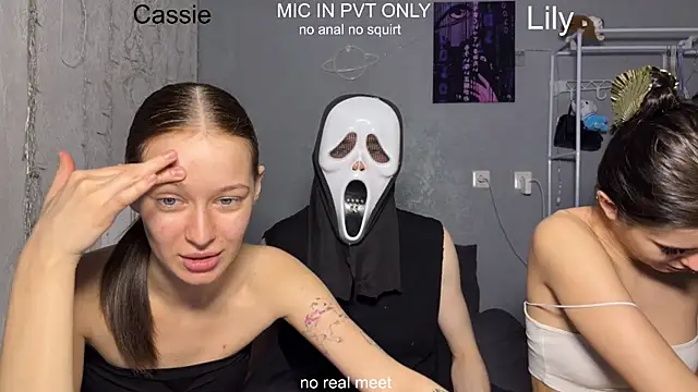 girls secrets online show from April 6, 10:16 am