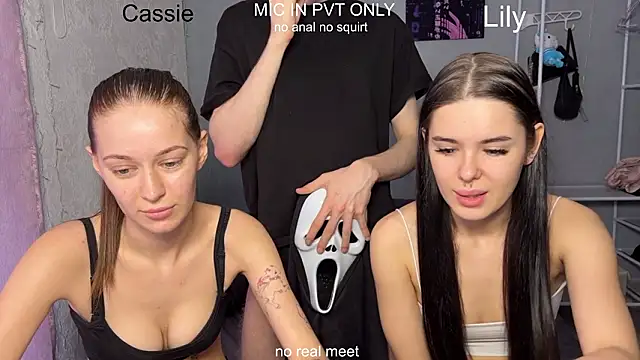 girls secrets online show from March 25, 12:30 pm