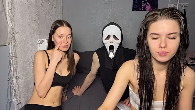 girls secrets online show from March 27, 10:16 am