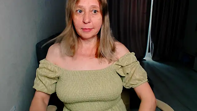 MiLenaMilf online show from May 26, 3:50 am