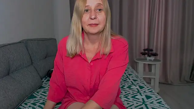 MiLenaMilf online show from January 15, 9:37 am