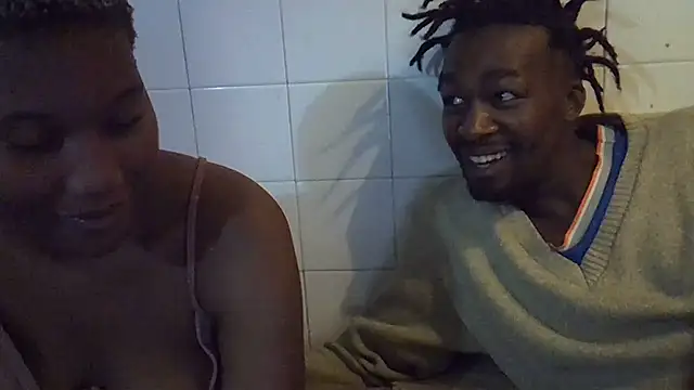 goldenstrips295 online show from March 26, 10:44 pm