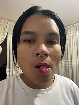 Chloe cortes online show from May 20, 5:37 am