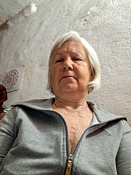 KlaudiaDarling online show from May 14, 9:20 pm