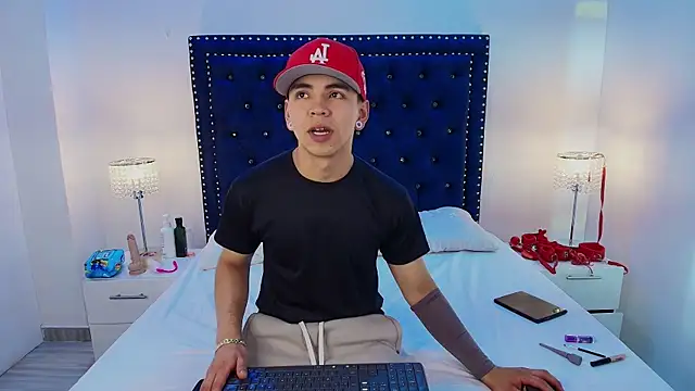 Jaden and sofia online show from May 9, 4:03 am