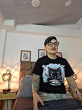 kat paradise online show from May 10, 12:29 pm