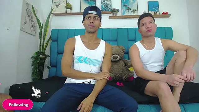 Interracial Snow Bunny online show from May 16, 8:41 pm