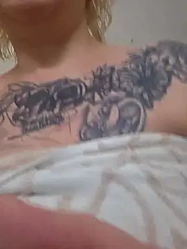 LaRuskaAurora online show from January 8, 8:57 pm