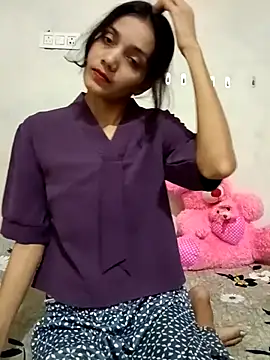 Honey lily-93 online show from May 19, 8:43 am