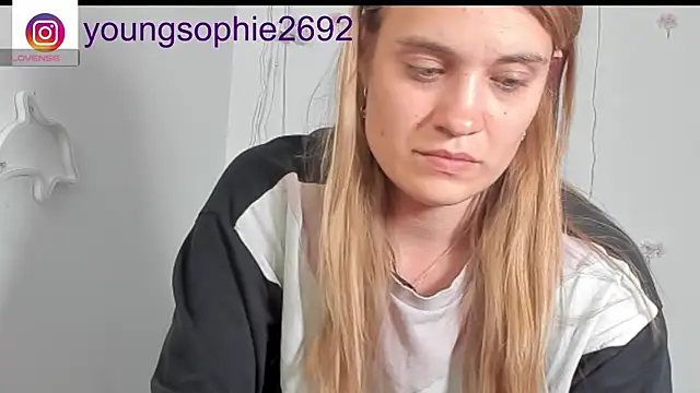 YoungSophie online show from May 15, 4:54 pm