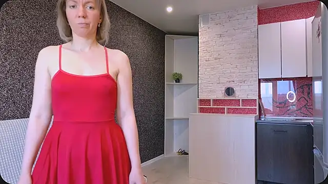 Amanda Luxe online show from May 18, 3:27 am