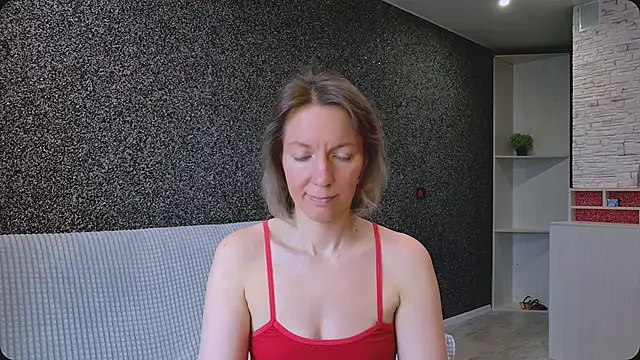 Amanda Luxe online show from May 5, 5:21 am