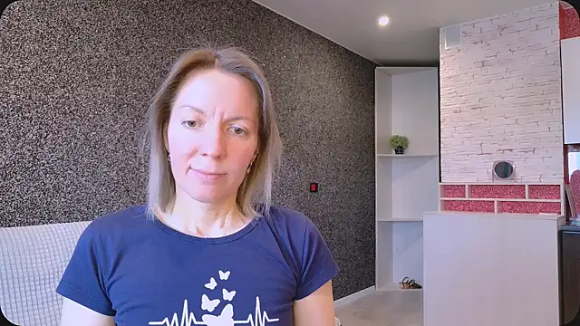 Amanda Luxe online show from May 15, 3:43 am