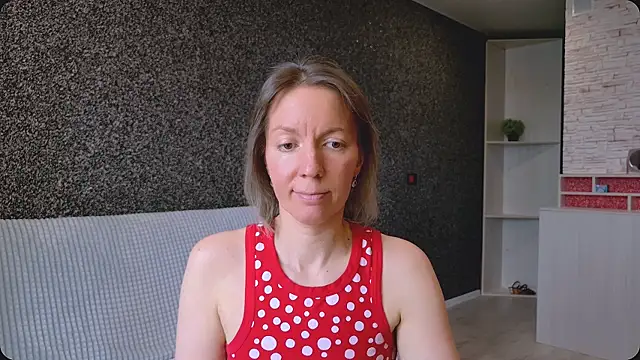 Amanda Luxe online show from May 7, 5:23 am