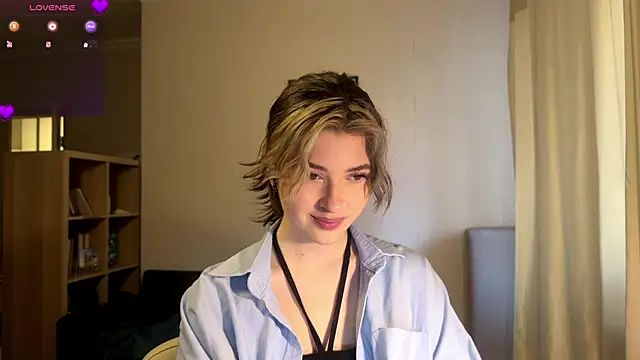 Dia DeAmas online show from May 14, 4:02 pm