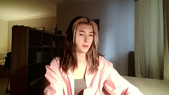 Dia DeAmas online show from February 11, 1:34 pm