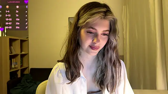 Dia DeAmas online show from May 12, 9:10 pm