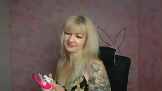 Madonna Fire online show from April 8, 2:41 pm