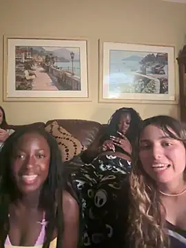 CookiesNcreaming online show from June 8, 3:18 am