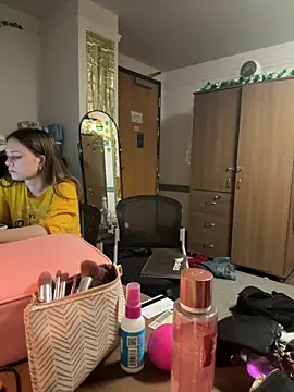 CookiesNcreaming online show from February 24, 8:02 am