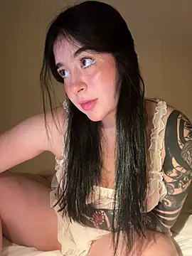 evelynrosess1 online show from May 1, 1:31 am