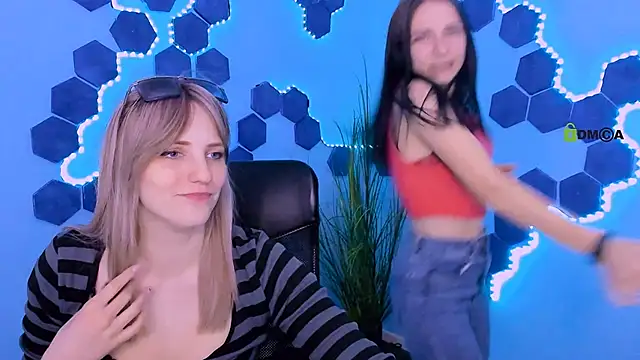 sweetie chloe  online show from March 21, 8:25 pm