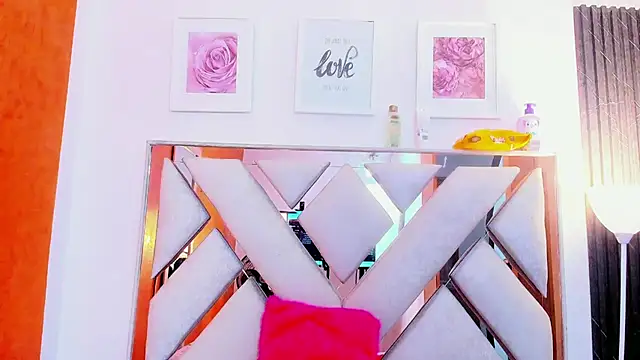 SalomeWilson online show from March 28, 8:19 pm