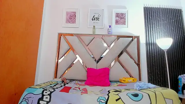 SalomeWilson online show from March 18, 5:40 pm