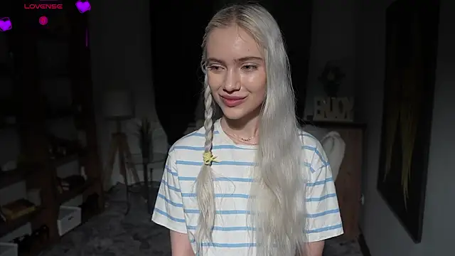 KristalCrowner online show from March 21, 8:36 pm