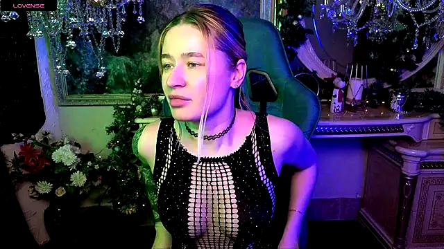 Leila Pure online show from January 9, 6:23 pm