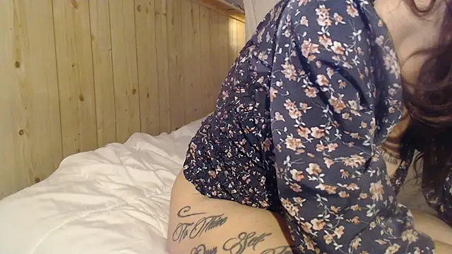 saraswirls69xh online show from May 11, 2:45 pm