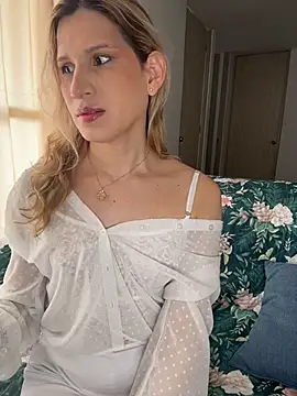 milablossom01 online show from February 20, 4:19 pm