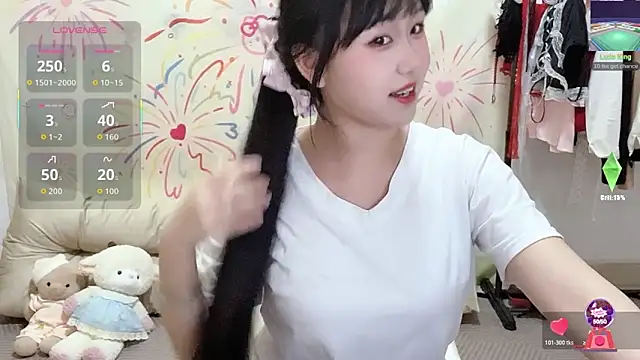 xiaoguai99 online show from April 10, 1:28 pm