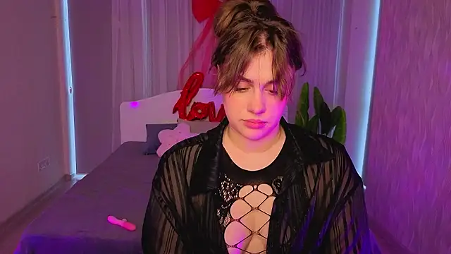 Adelynnn online show from February 14, 5:42 am