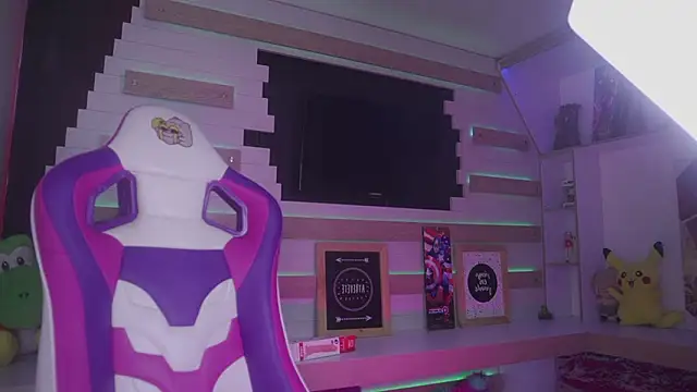 scartleth  online show from March 25, 8:45 pm