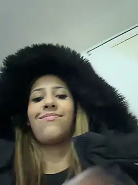 vicky bass  online show from March 29, 2:21 am