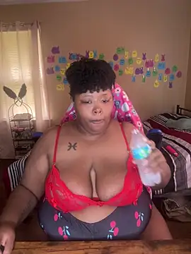 Chocolatebunnyxx96 online show from May 15, 7:05 pm